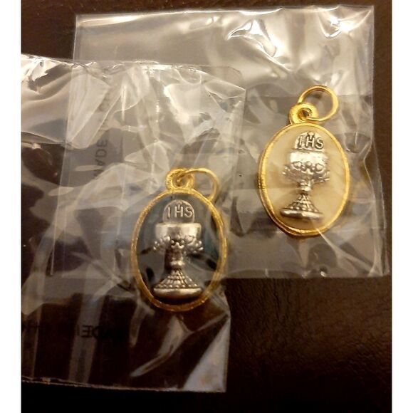 Chalice Pendants. Two. One White. One Black. **Pendants Only***First Com… - Picture 2 of 5